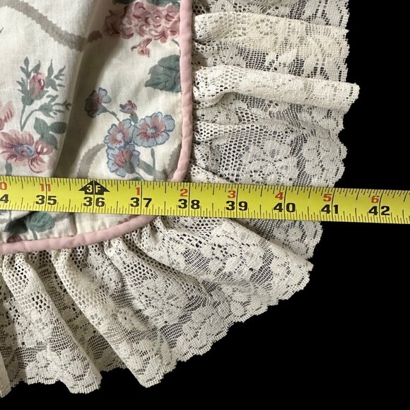 Vintage King Size Pillowcases Croscil Floral Ruffles Lace 1980s USA Pink Cream - Picture 8 of 9